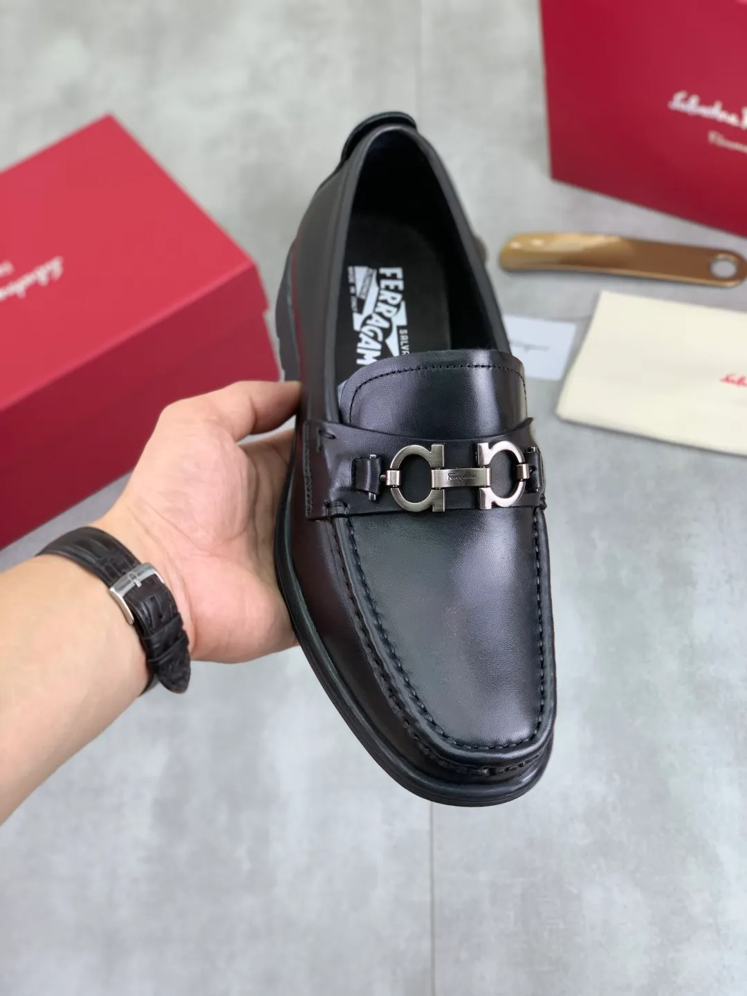 Men's shoes 💰P480 new high quality [Ferragamo/Ferragamo] latest model original imported calfskin, imported cowhide lining + original luxury metal buckle + original combination outsole Comparison without pressure Code number: 38-44 (45 customized)